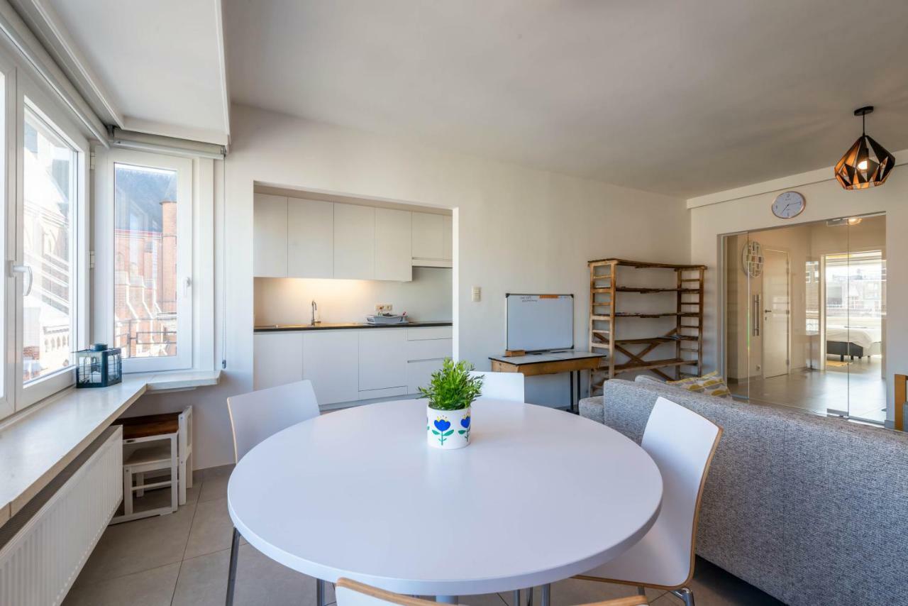 Modern Apartment With Free Parking Остенде Экстерьер фото