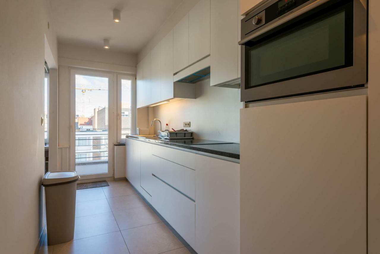 Modern Apartment With Free Parking Остенде Экстерьер фото