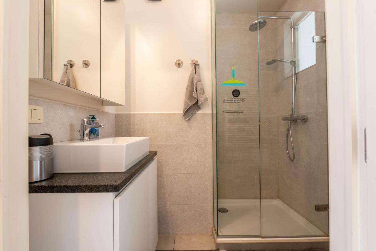 Modern Apartment With Free Parking Остенде Экстерьер фото