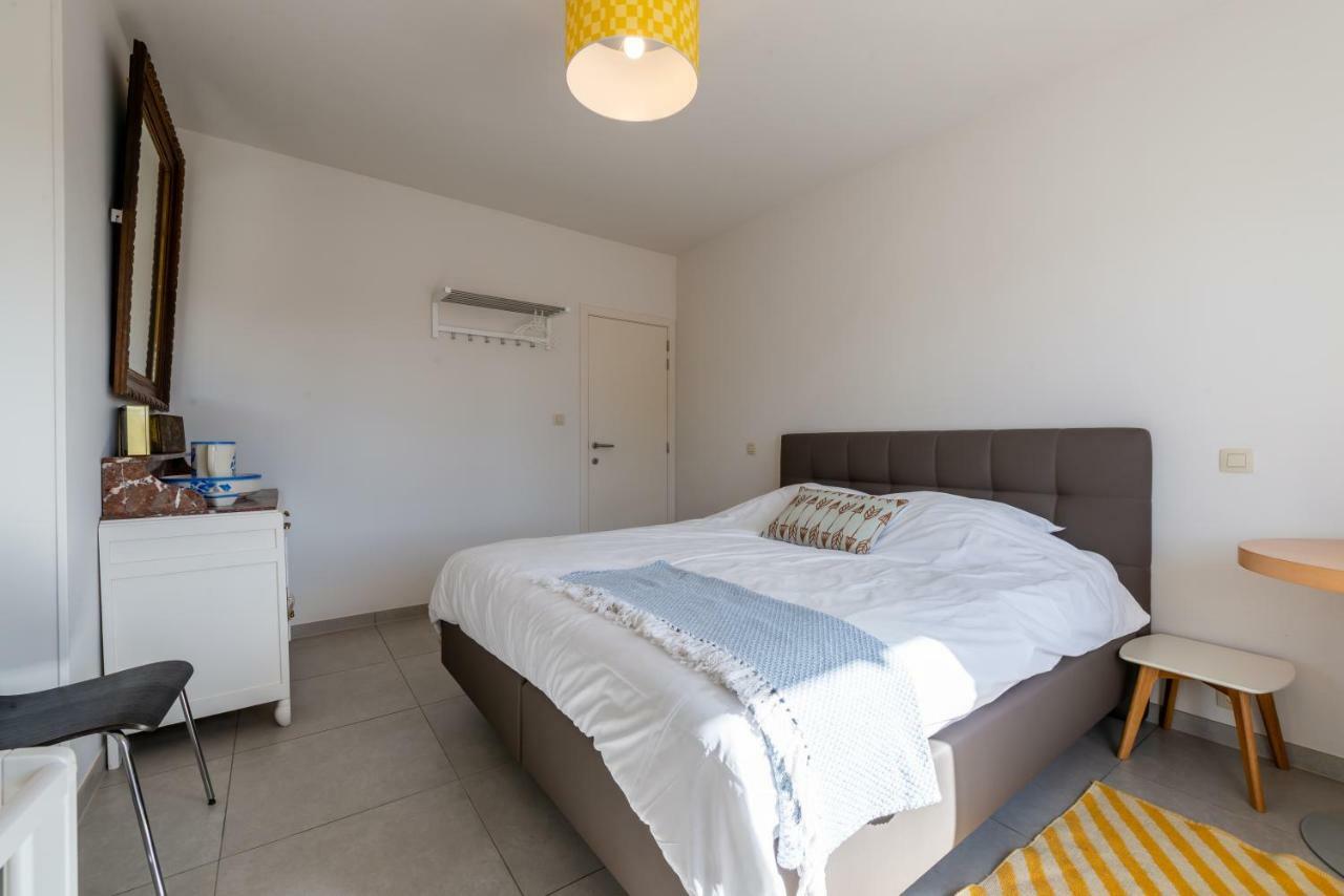 Modern Apartment With Free Parking Остенде Экстерьер фото